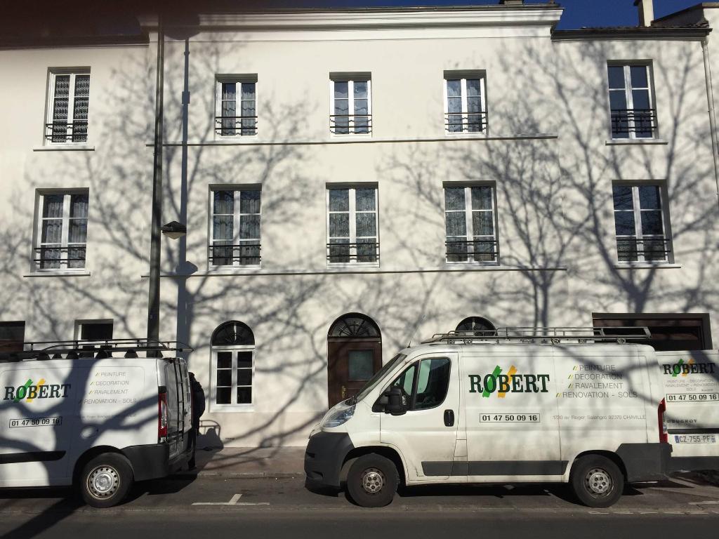 Chantier de peinture et rénovation soignée par Entreprise Robert à Chaville